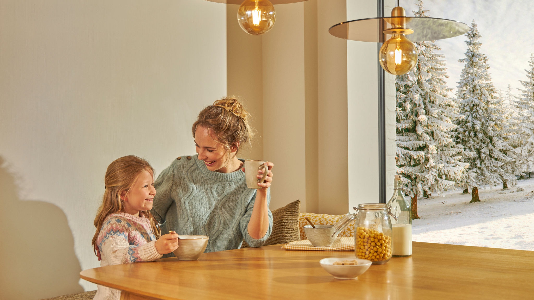 Matka s dcerou si užívají krásné chvíle ve skvělé teplotě, díky Daikin