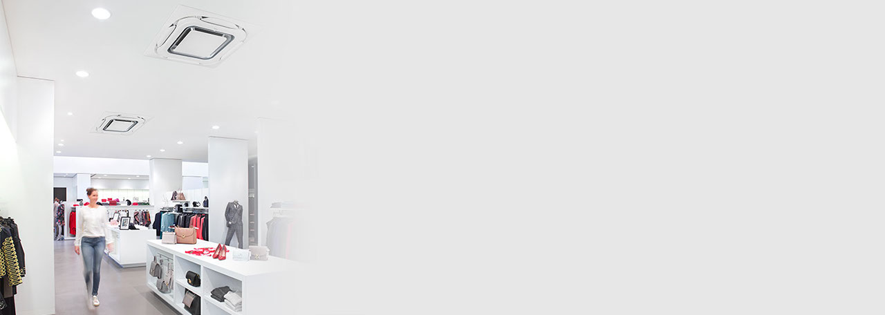 zákazník vcházející do obchodu